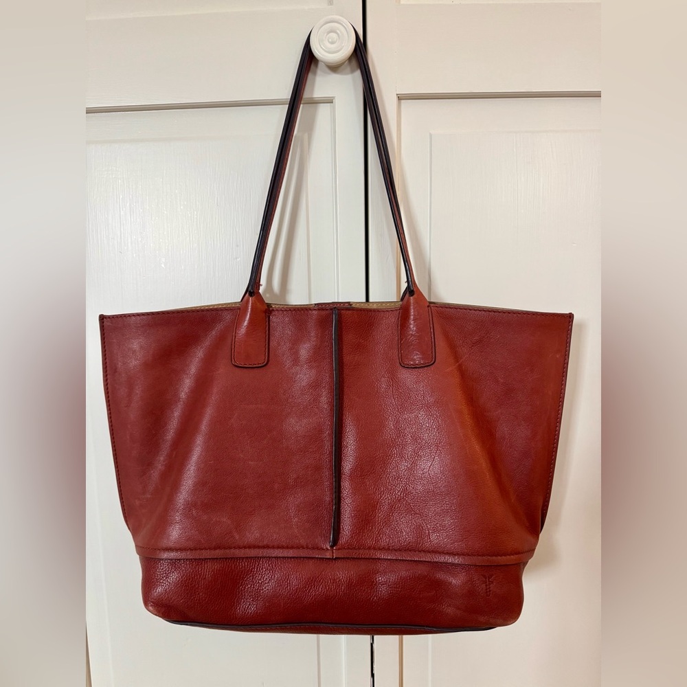 Frye Lucy Leather Tote Bag - Picture 2 of 8